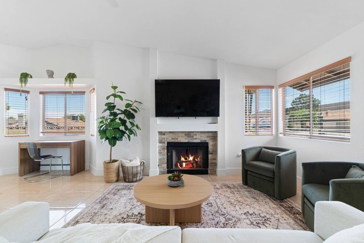House for rent at 329 Wintercress Dr, Henderson, NV 89002