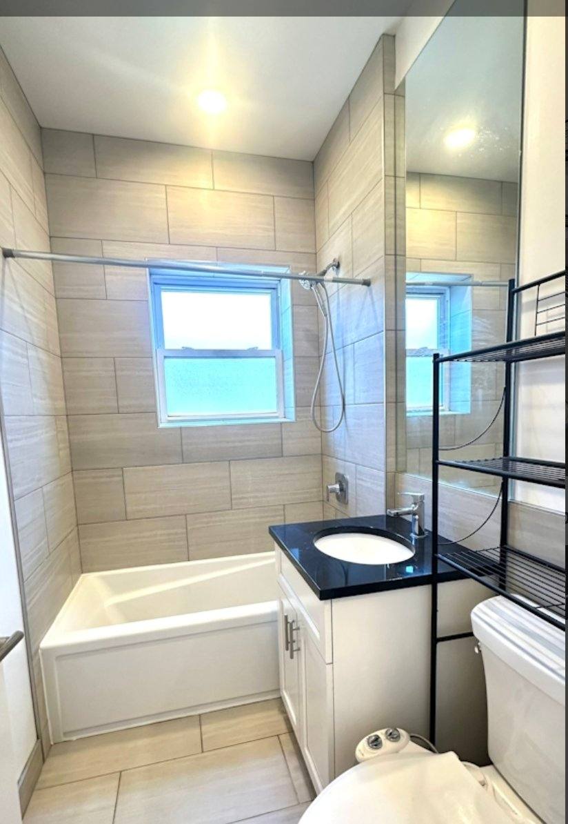 Apartment for rent at 1155 W Lunt #3F, Chicago, IL 60626