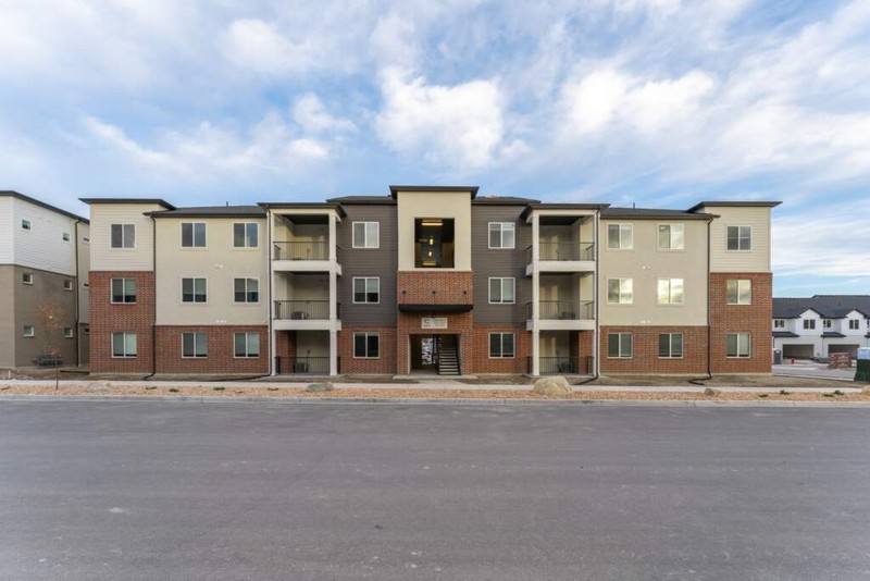 Condo for rent at 1424 N 3830 W, Lehi, UT 84043