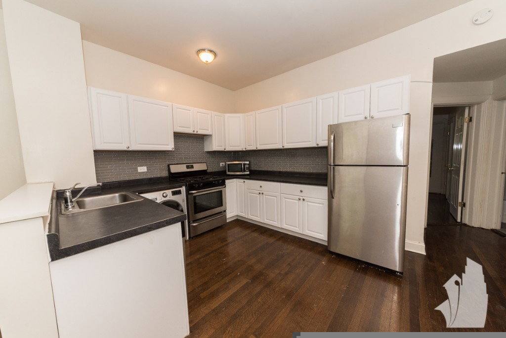 Apartment for rent at 3815 N Greenview Ave #2W, Chicago, IL 60613