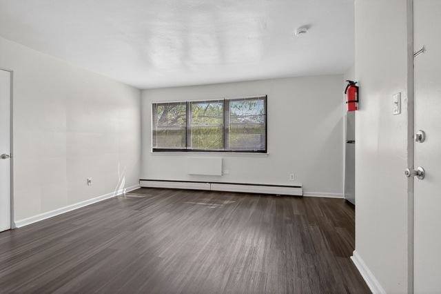 Apartment for rent at 9-11 Sanhican Dr #B4, Trenton, NJ 08618