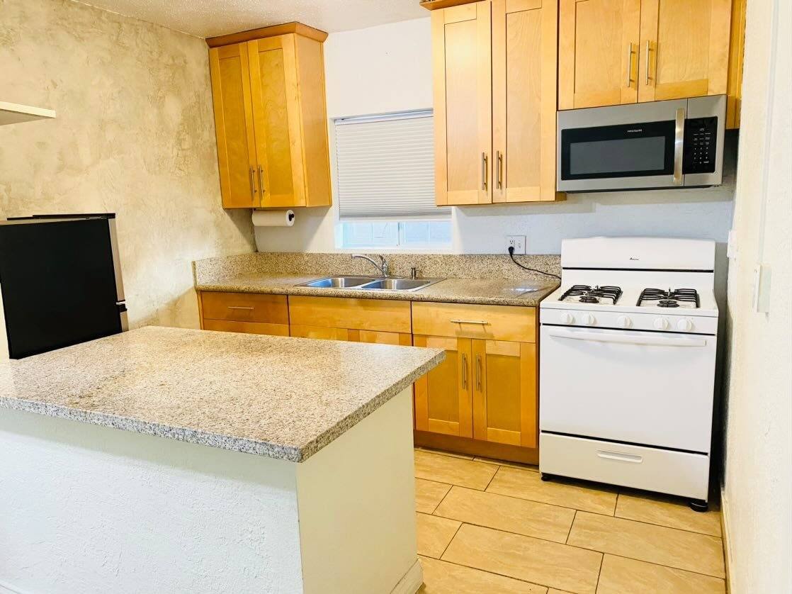 House for rent at 5630 1 2 Craner Ave, North Hollywood, CA 91601