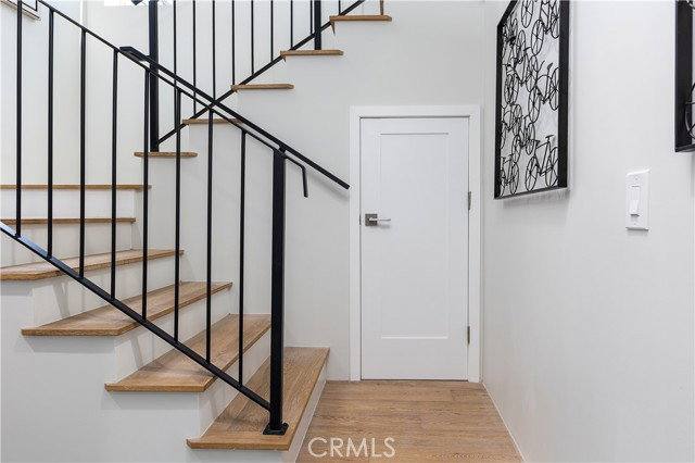 House for rent at 2824 Rowena Ave #B, Los Angeles, CA 90039