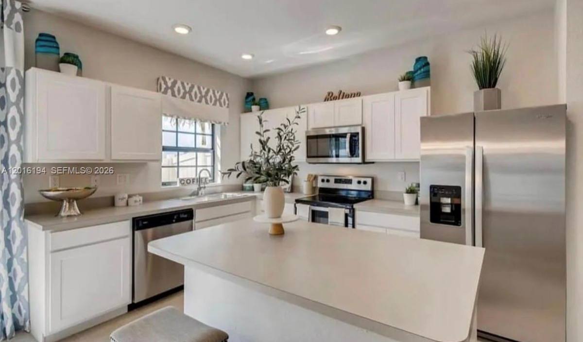 Townhouse for rent at 1116 SW 7th Court, Homestead, FL 33034