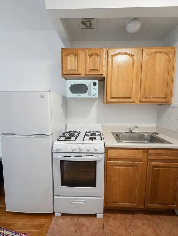 Apartment for rent at 186 Orchard St #5FS, New York, NY 10002