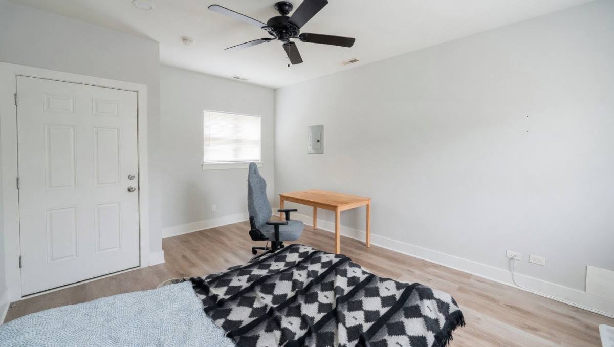 Apartment for rent at 4006 N Bell Ave #1, Chicago, IL 60618