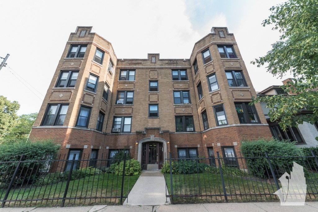 Apartment for rent at 1415 W Hutchinson St #2, Chicago, IL 60613