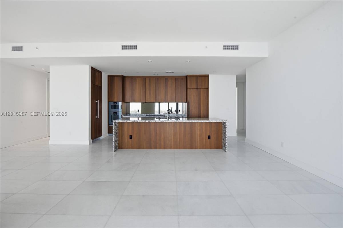 Apartment for rent at 175 SE 25th Rd #3104, Miami, FL 33129