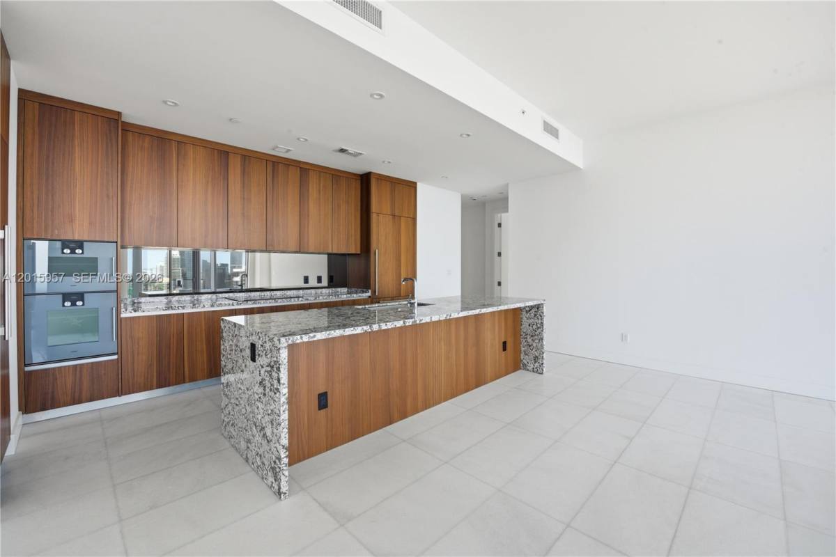 Apartment for rent at 175 SE 25th Rd #3104, Miami, FL 33129