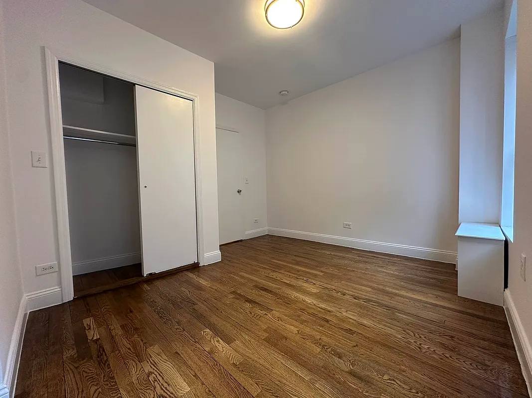 Apartment for rent at 340 E 55th St #1C, New York, NY 10022