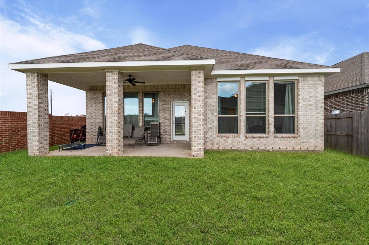 House for rent at 1945 Misty Run Dr, Missouri City, TX 77459