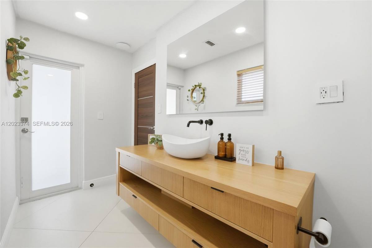 House for rent at 19920 NW 9th Dr, Hollywood, FL 33029