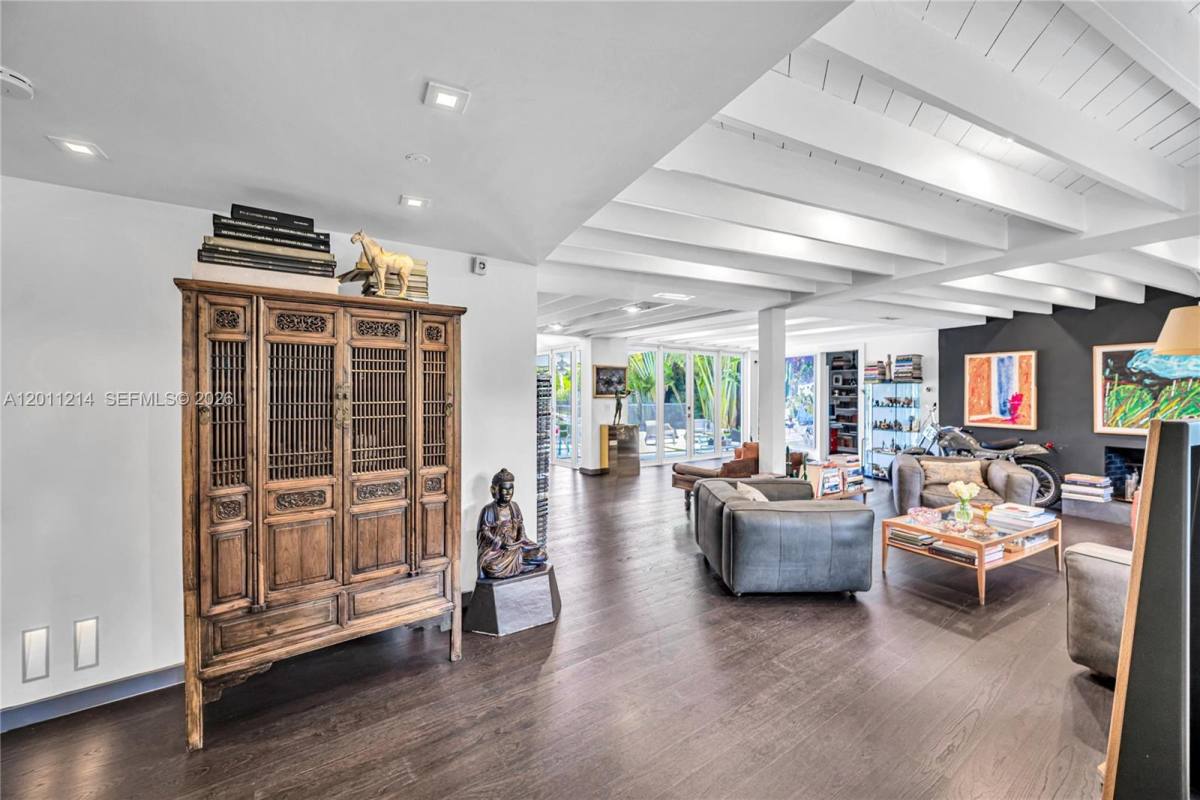 House for rent at 4975 Delaware Ave #SFH, Miami Beach, FL 33140