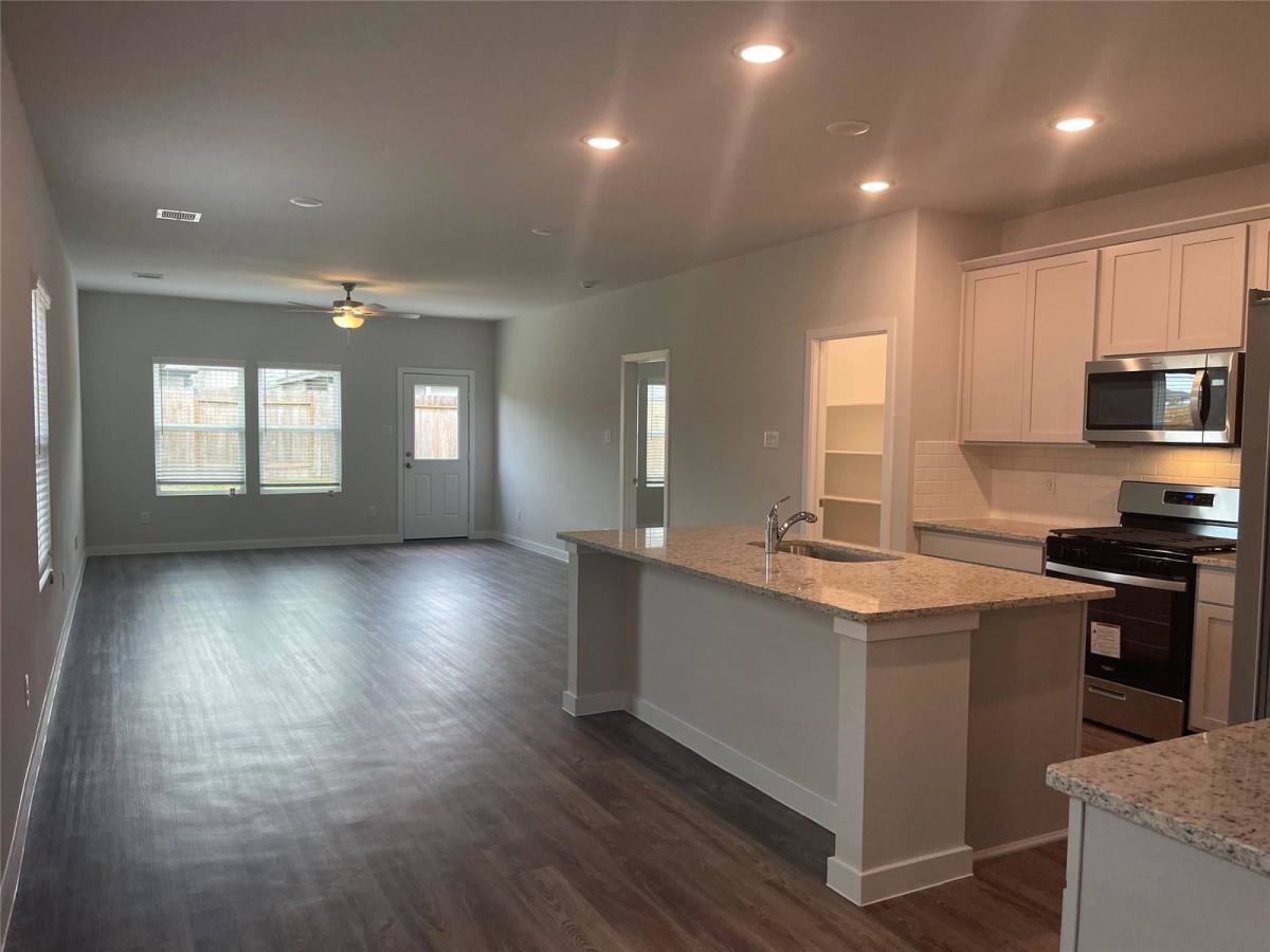 Apartment for rent at 5810 Blue Grama Dr, Katy, TX 77493