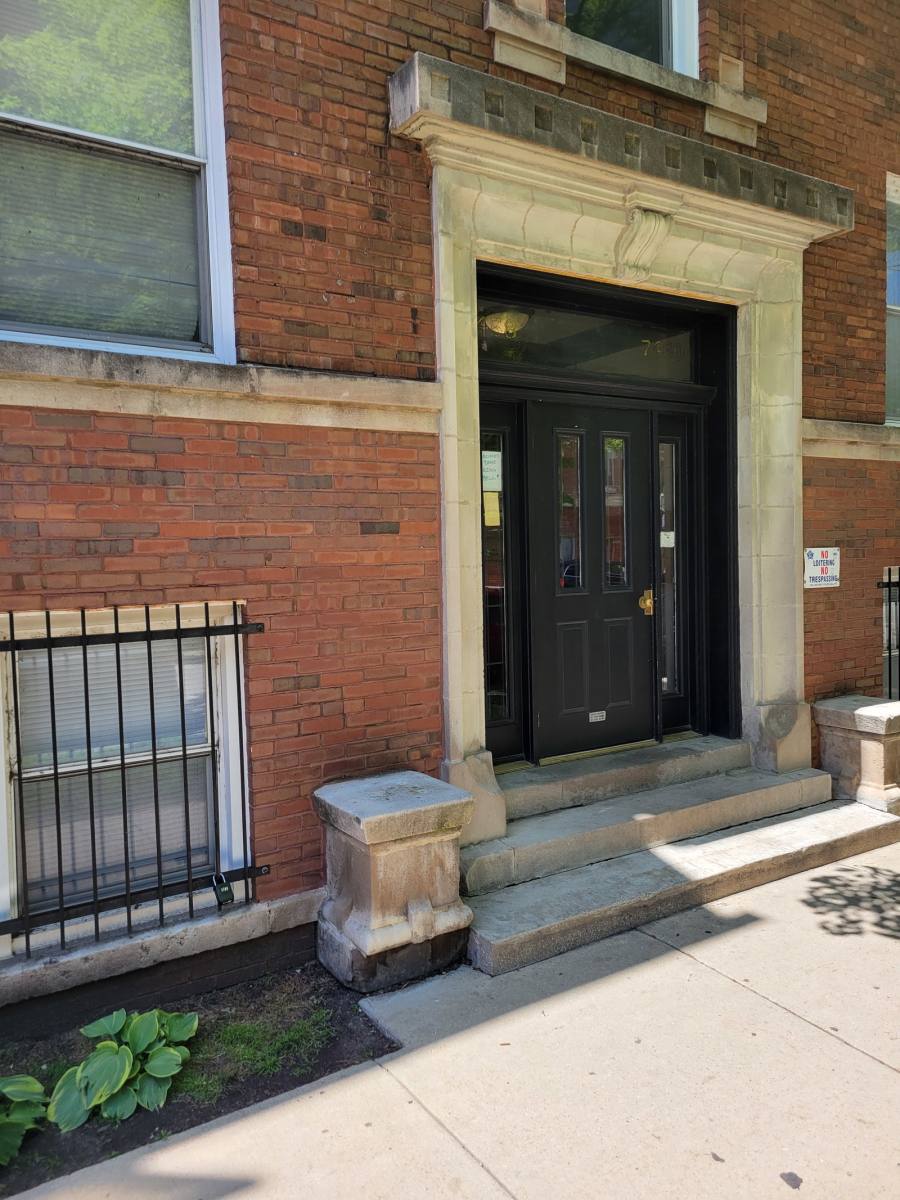 Apartment for rent at 7458 N Greenview Ave #60-2, Chicago, IL 60626