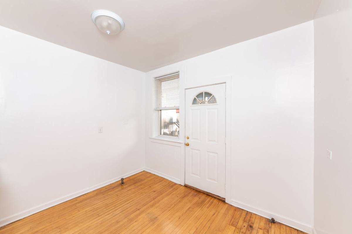 Apartment for rent at 4043 N Mozart St #47-2W, Chicago, IL 60618