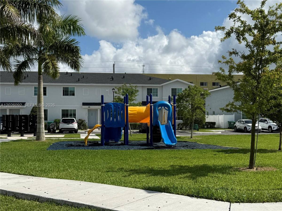 Townhouse for rent at 1073 NW 5th St, Homestead, FL 33034