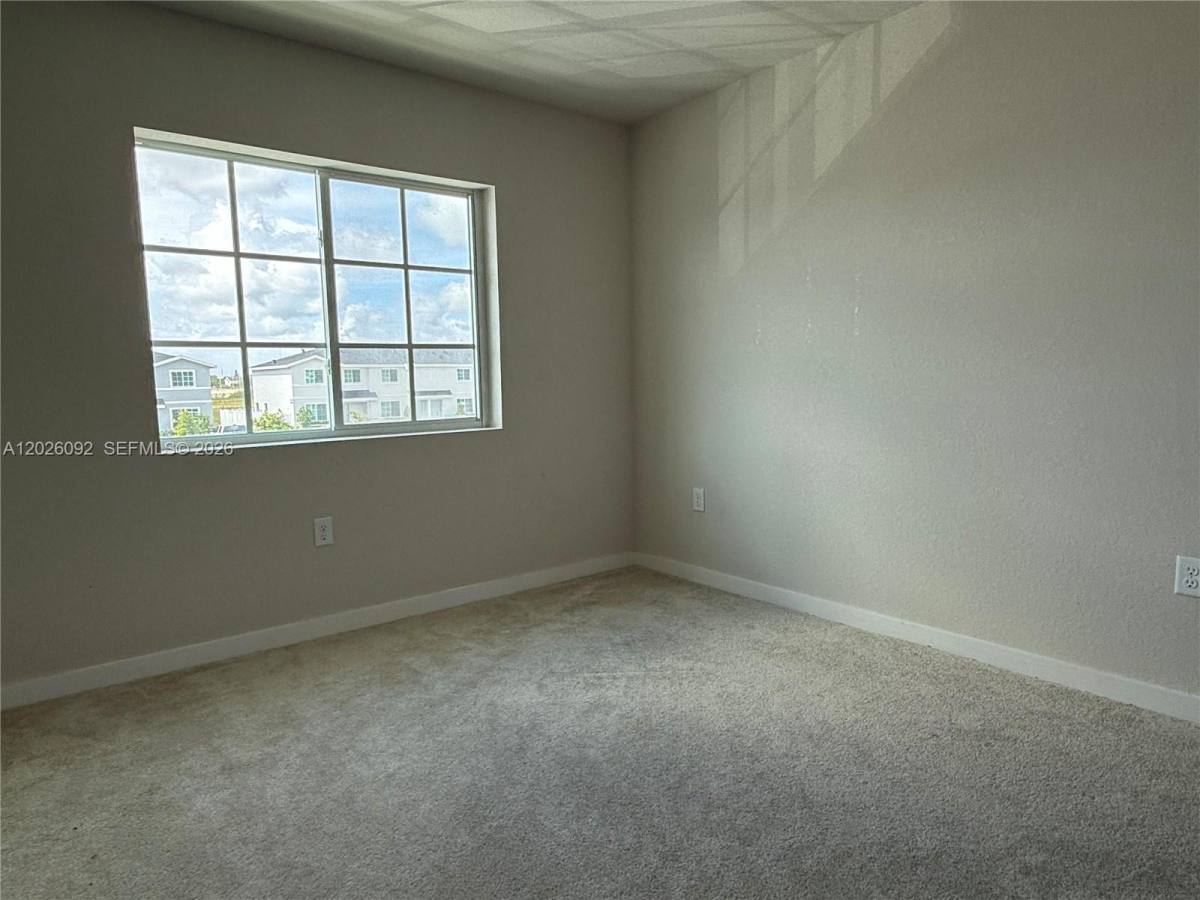 Townhouse for rent at 1073 NW 5th St, Homestead, FL 33034