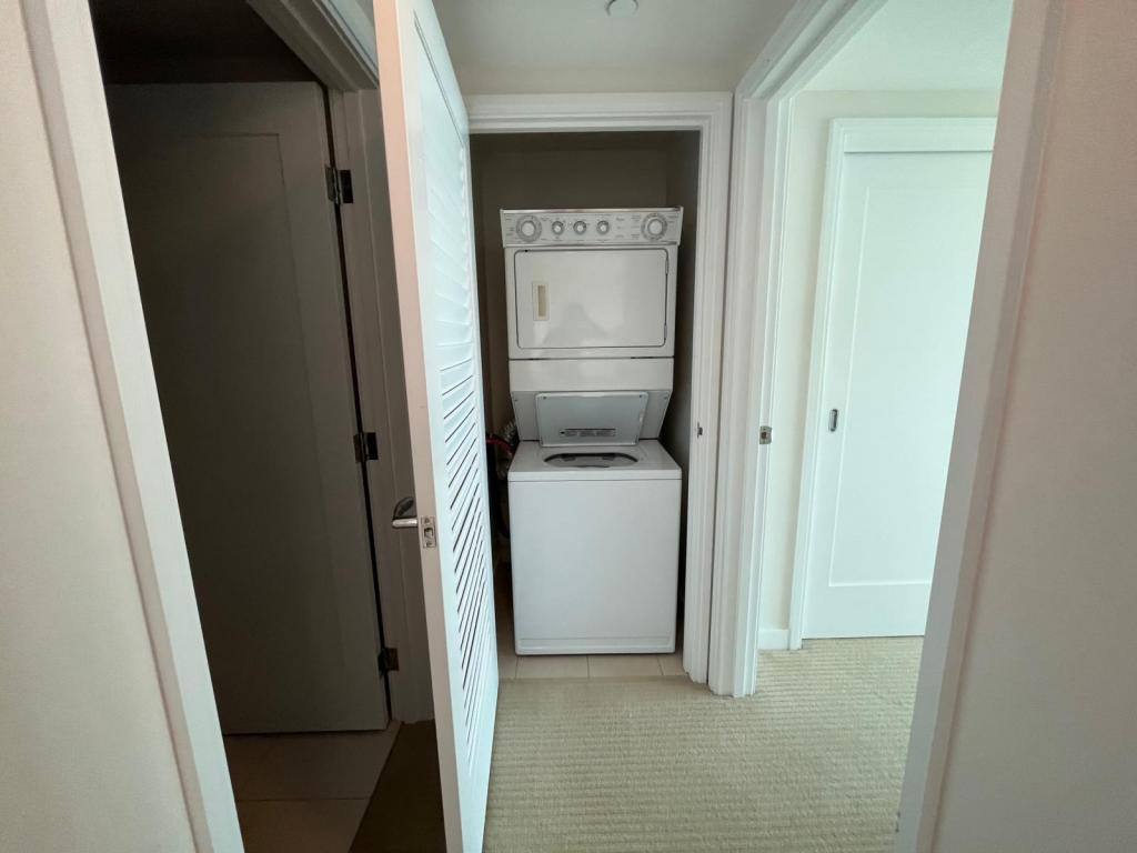Apartment for rent at 1177 Queen St #4404, Honolulu, HI 96814