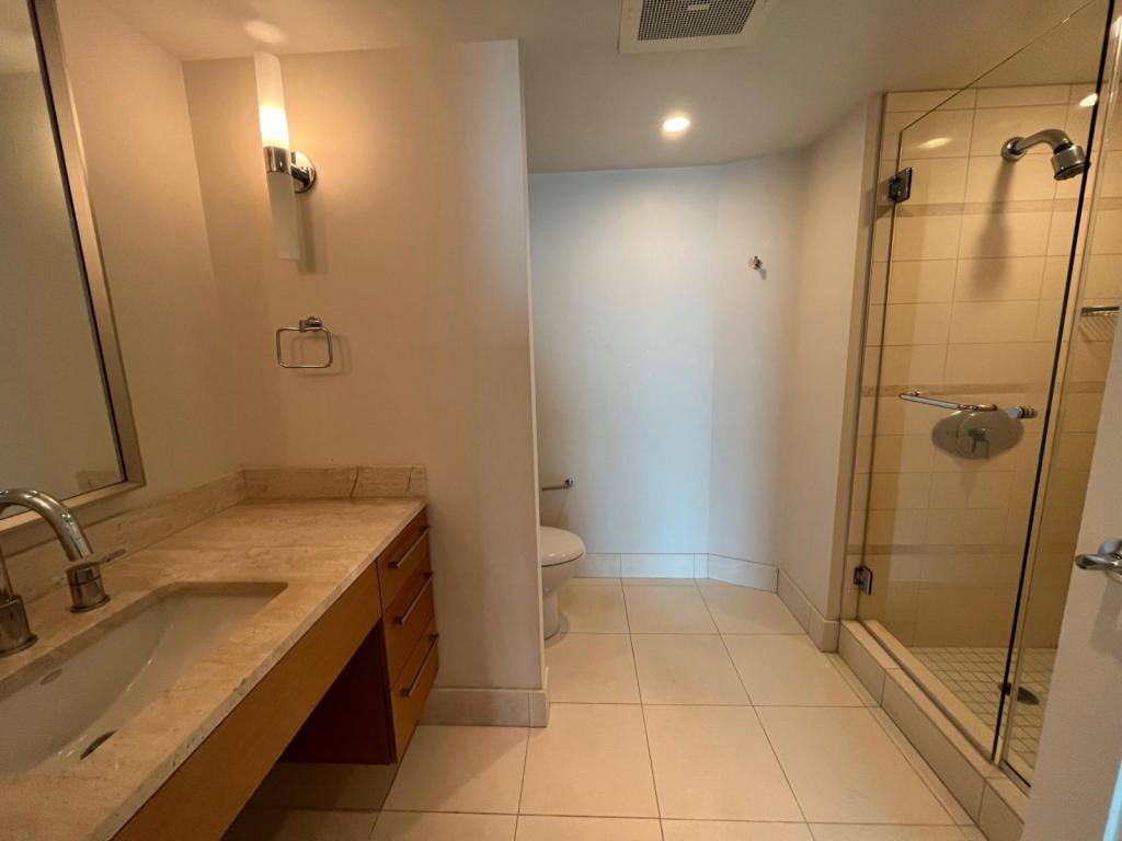 Apartment for rent at 1177 Queen St #4404, Honolulu, HI 96814