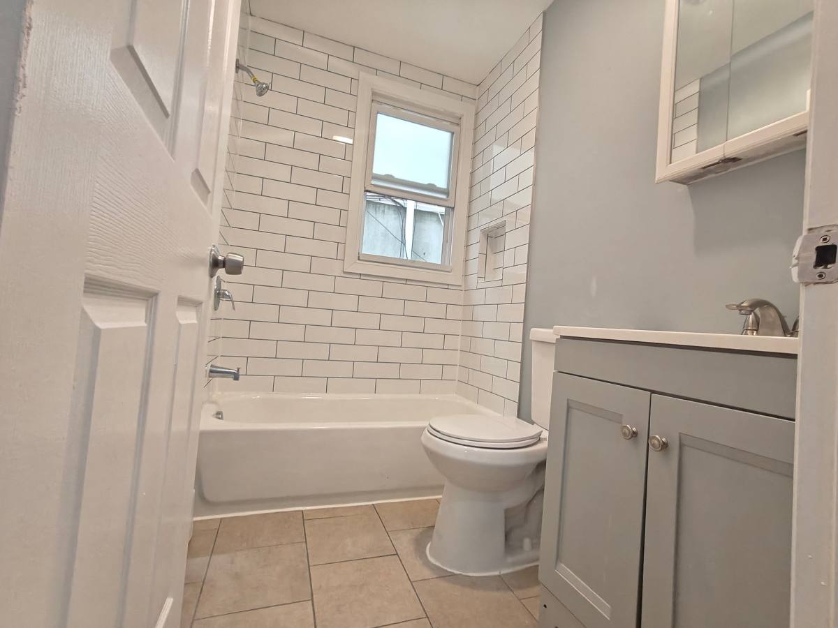 Apartment for rent at 164 S 11th St #1, Newark, NJ 07107