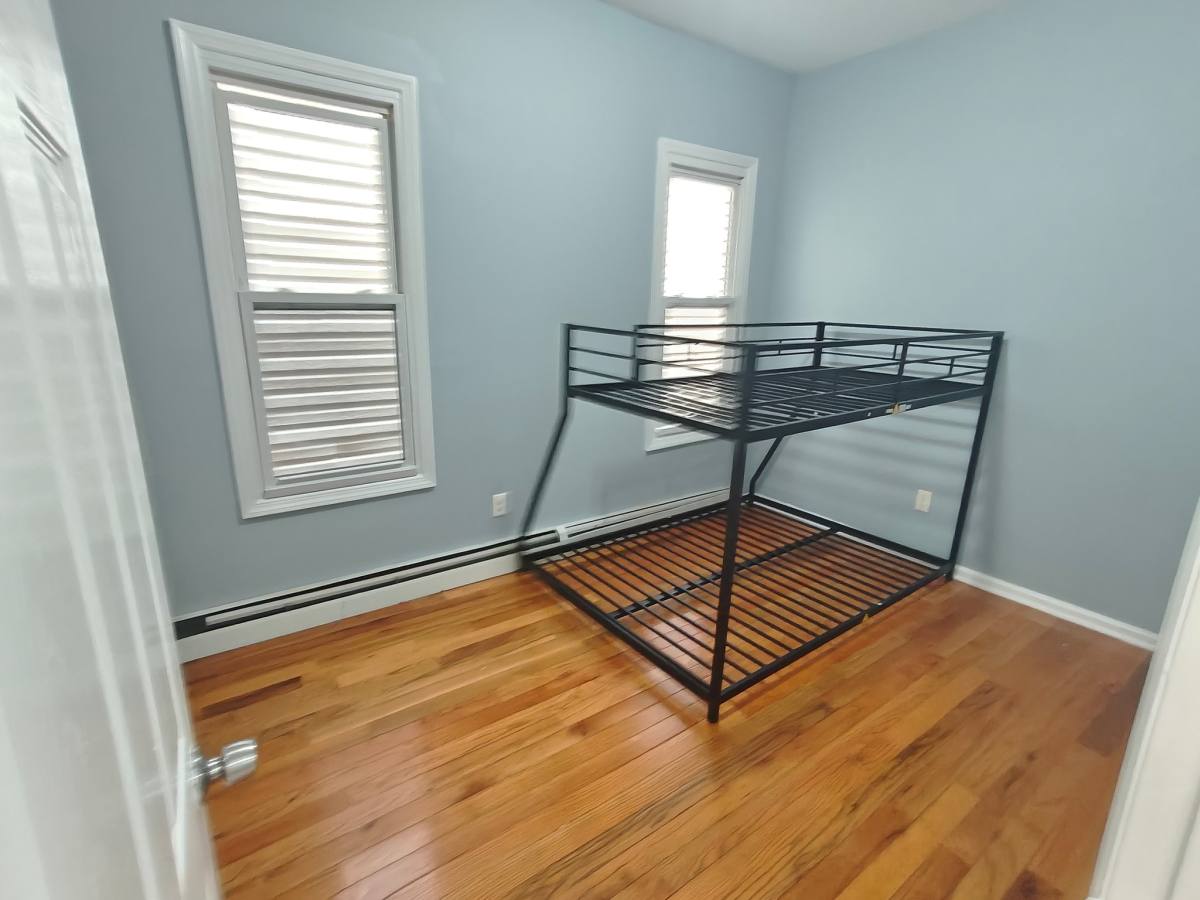 Apartment for rent at 164 S 11th St #1, Newark, NJ 07107