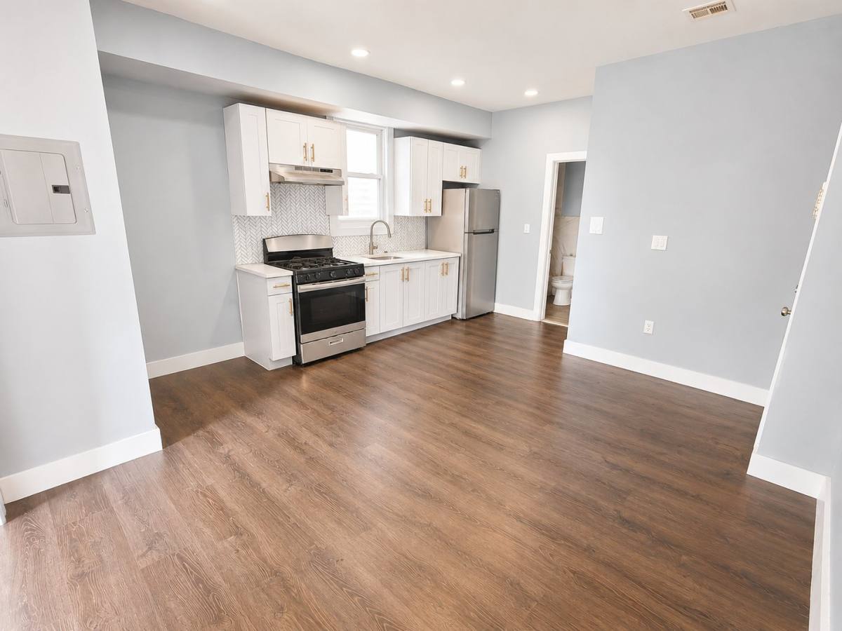 Apartment for rent at 61 16th Ave #3, Newark, NJ 07103