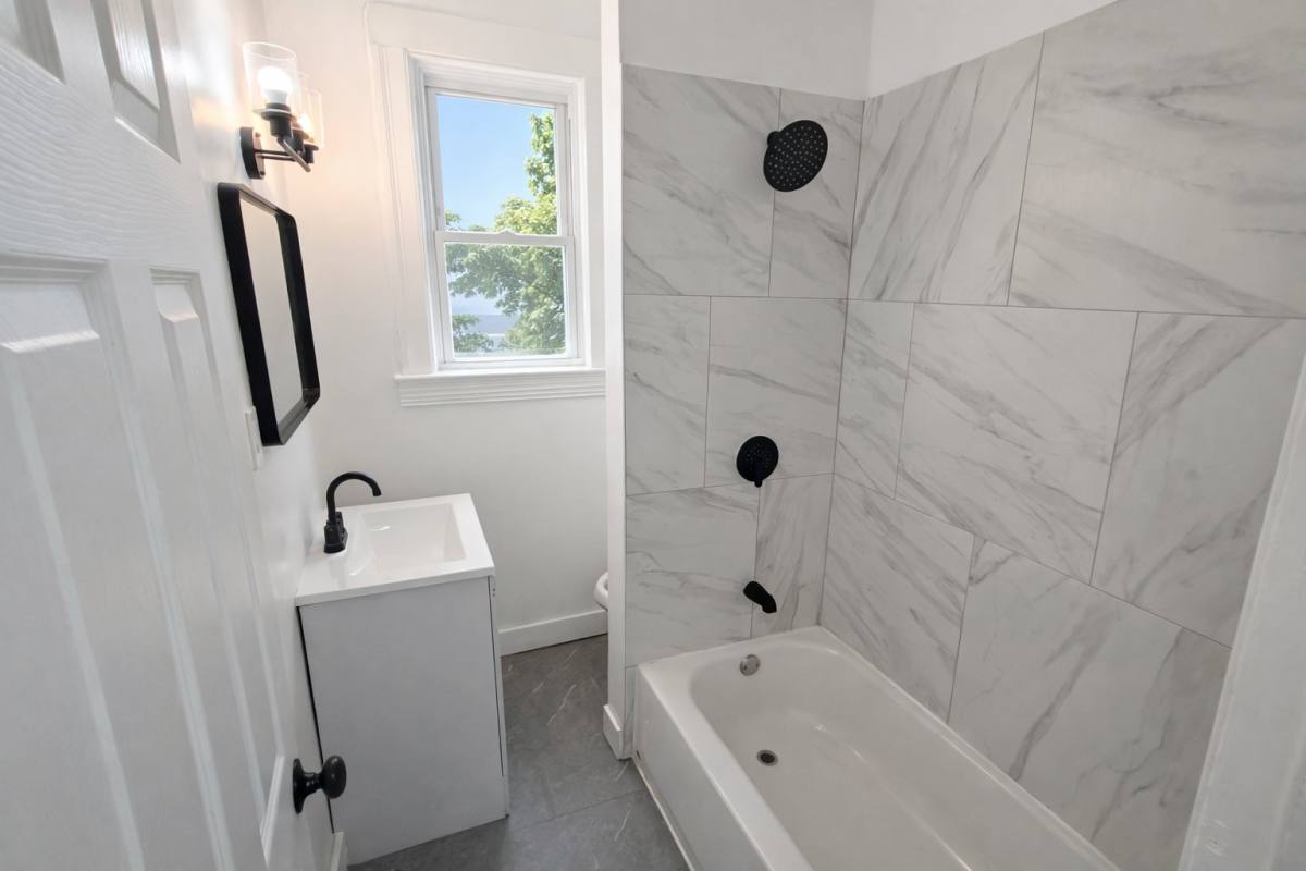 Apartment for rent at 878 S 19th St #1, Newark, NJ 07108