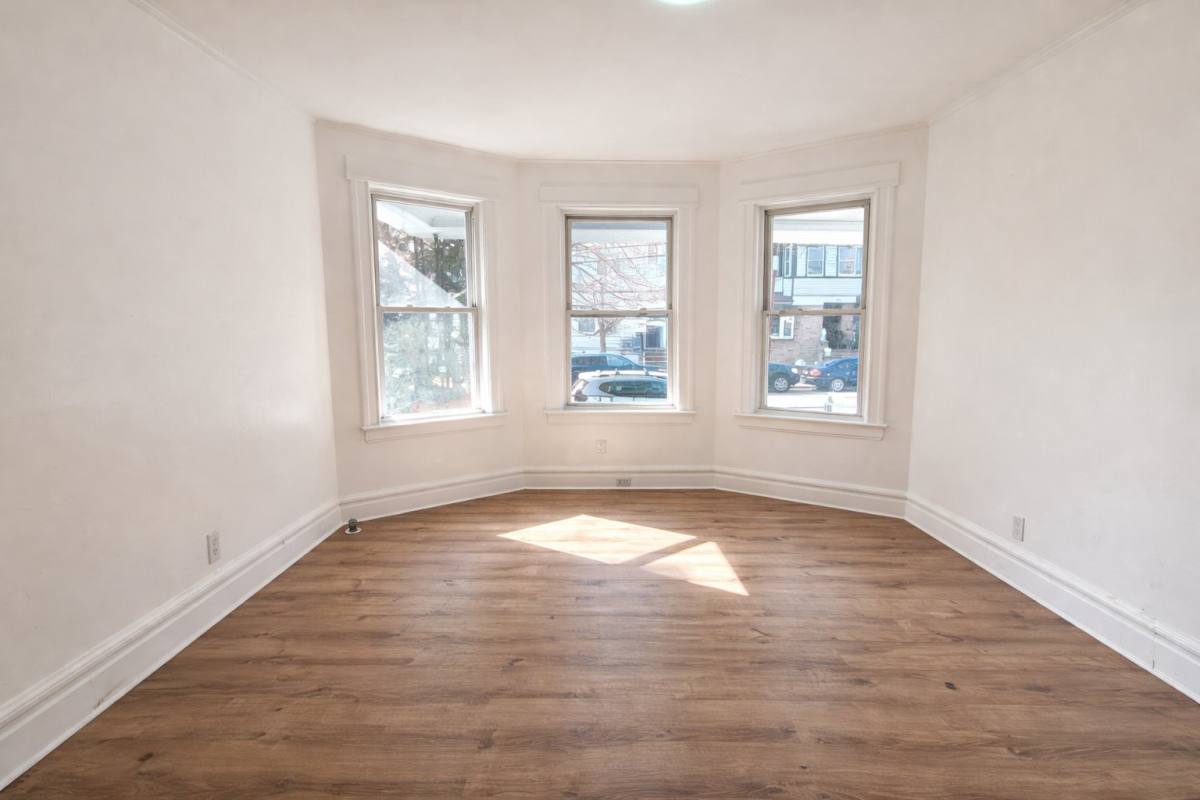 Apartment for rent at 878 S 19th St #1, Newark, NJ 07108