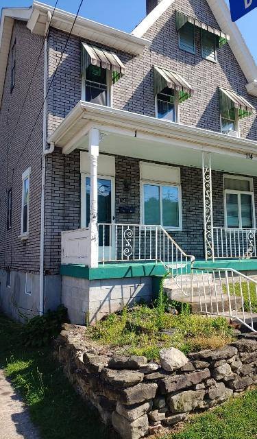Apartment for rent at 114 Mound St, Dravosburg, PA 15034