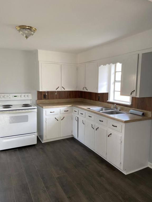 House for rent at 112 W Walnut St, Coweta, OK 74429