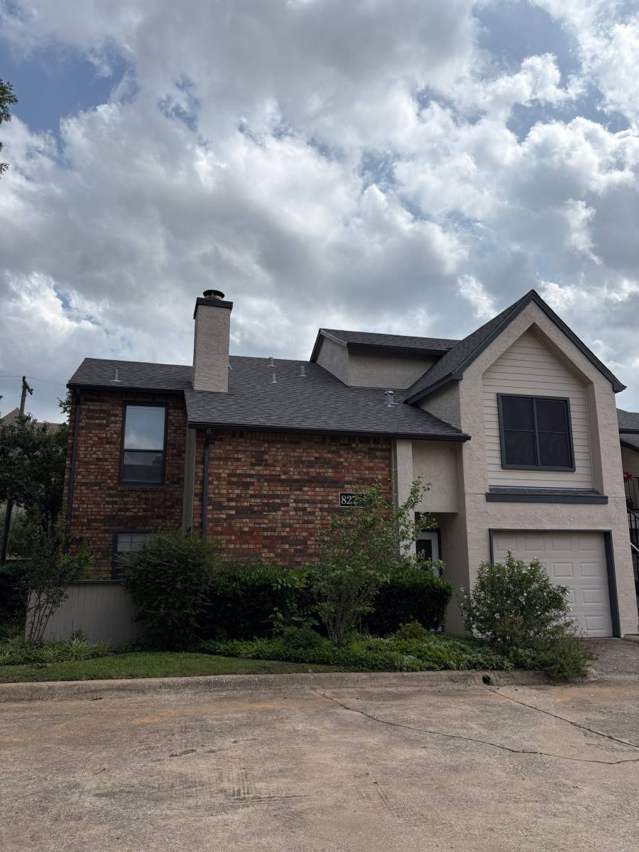 Townhouse for rent at 827 W Harwood Rd, Hurst, TX 76054