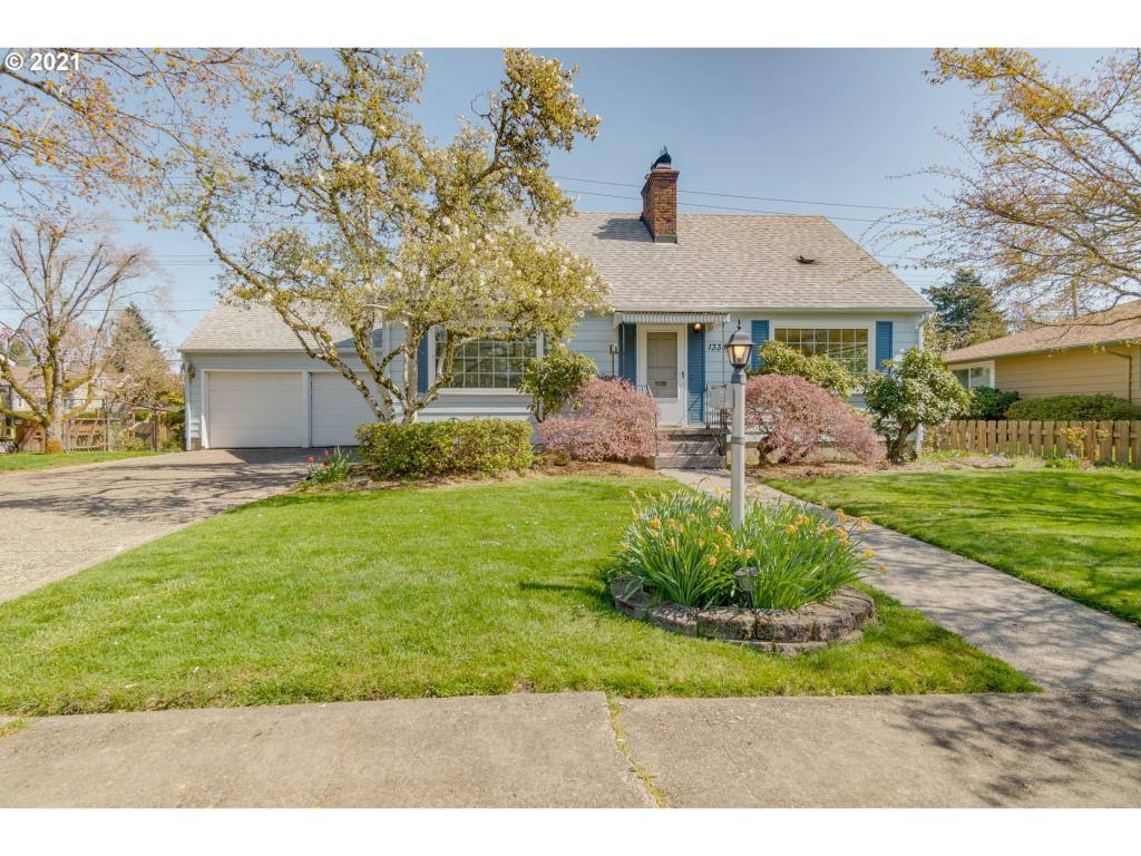 House for rent at 1335 Windsor Dr, Gladstone, OR 97027