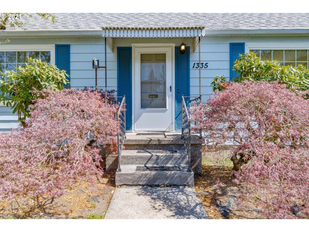 House for rent at 1335 Windsor Dr, Gladstone, OR 97027