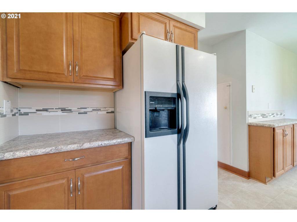 House for rent at 1335 Windsor Dr, Gladstone, OR 97027