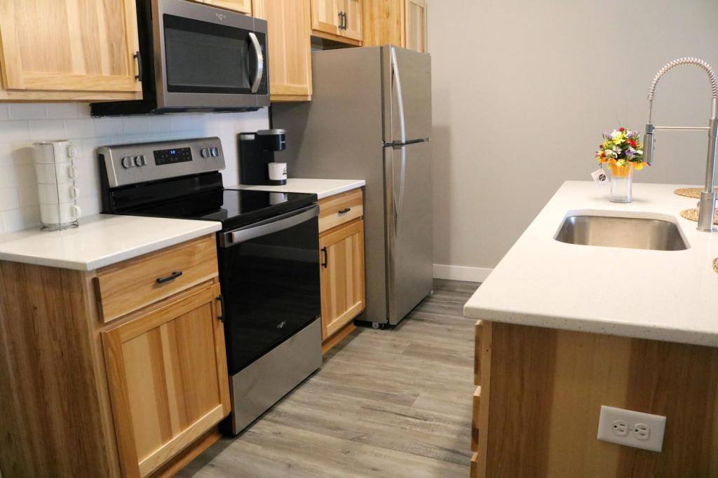 Townhouse for rent at 8 Reserve Court, Garner, IA 50438
