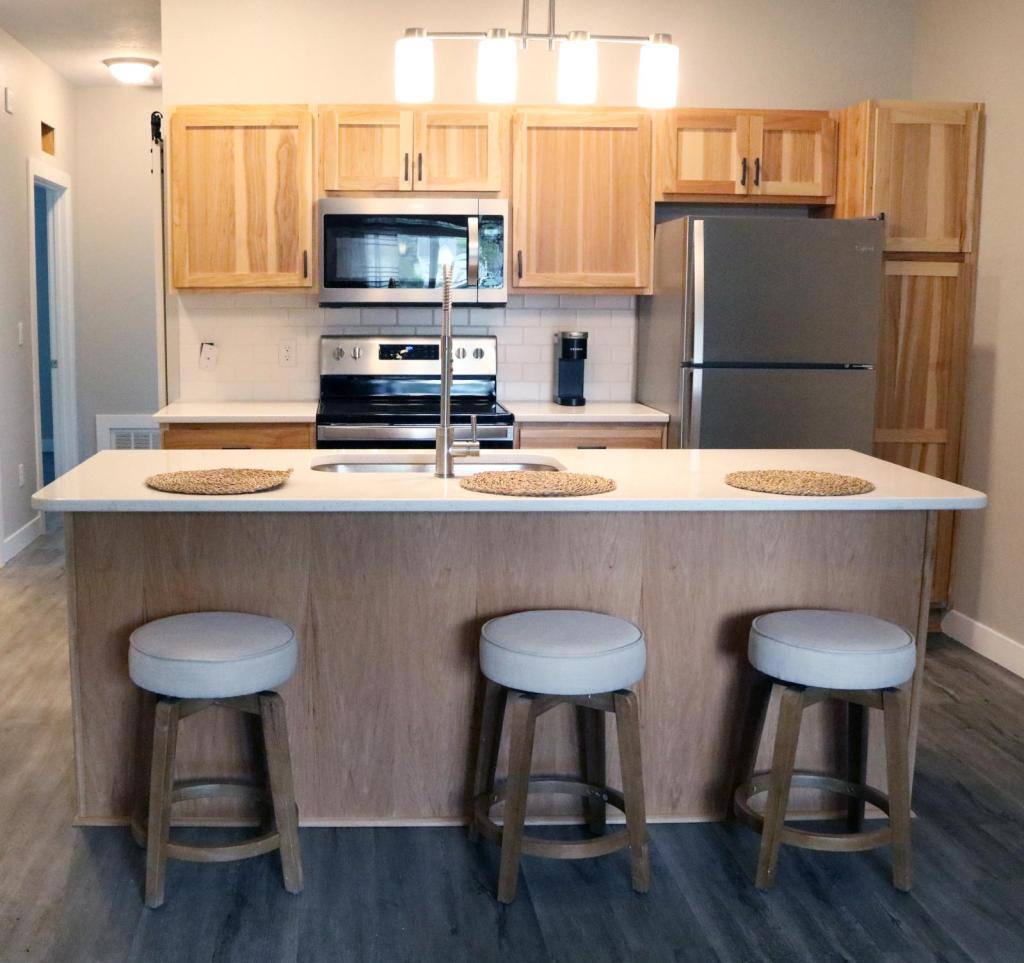 Townhouse for rent at 8 Reserve Court, Garner, IA 50438