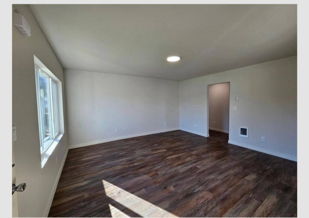 House for rent at 327 17th Ave, Longview, WA 98632