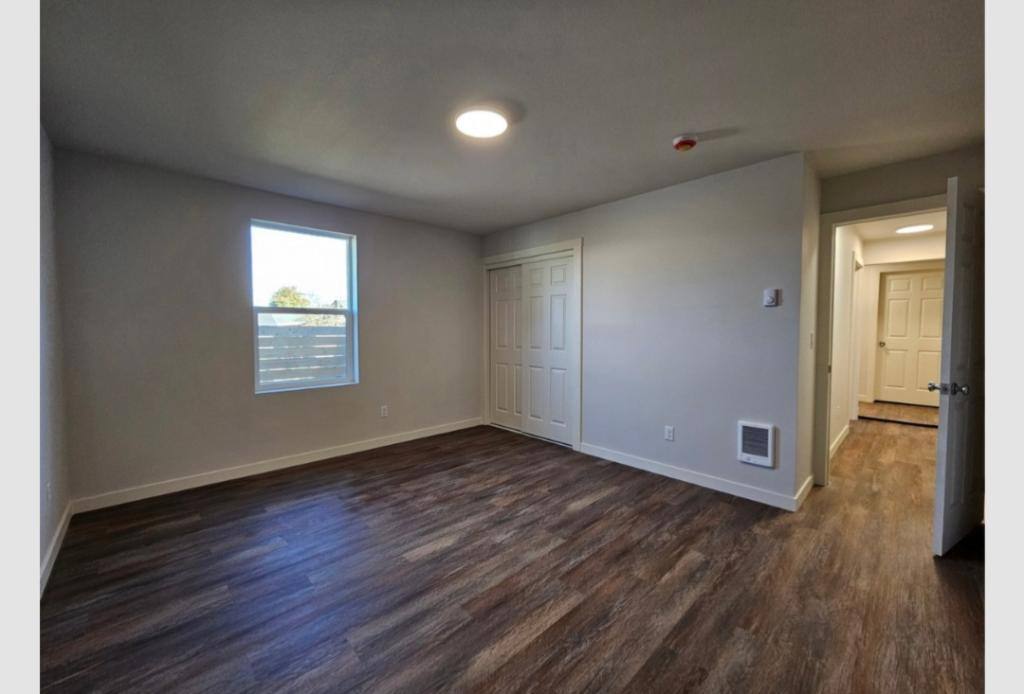 House for rent at 327 17th Ave, Longview, WA 98632