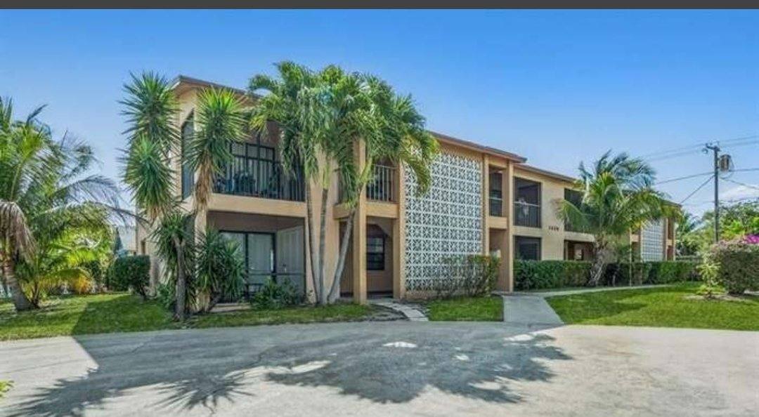 Apartment for rent at 1409 Lake Ave, Lake Worth Beach, FL 33460