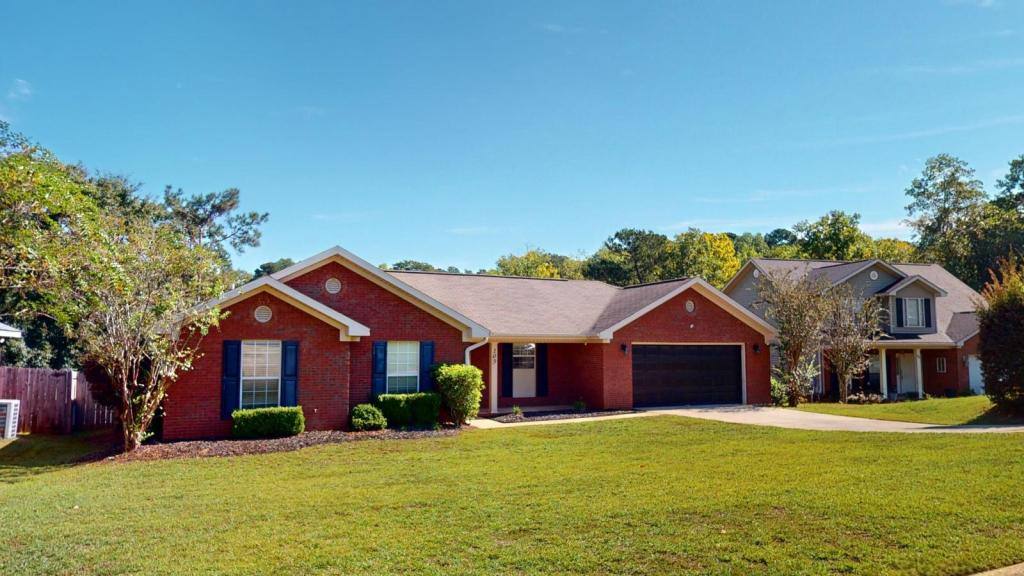 House for rent at 109 Mohegan Dr, Enterprise, AL 36330