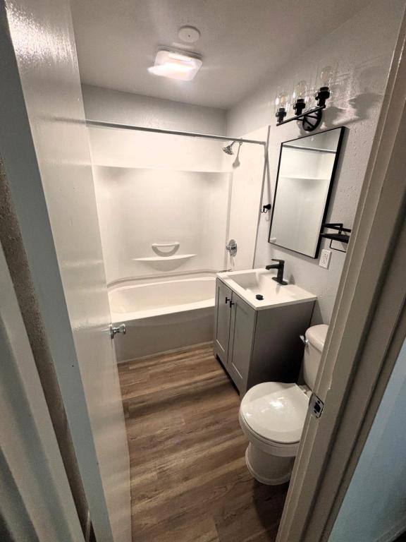 Apartment for rent at 870 Kruse Ave, Coos Bay, OR 97420