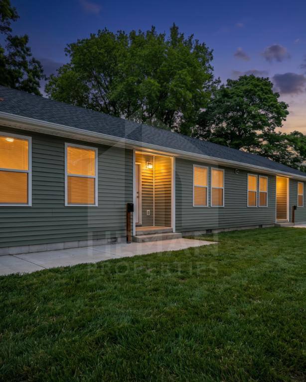 House for rent at 221 N Park Ave #B, Aurora, MO 65605