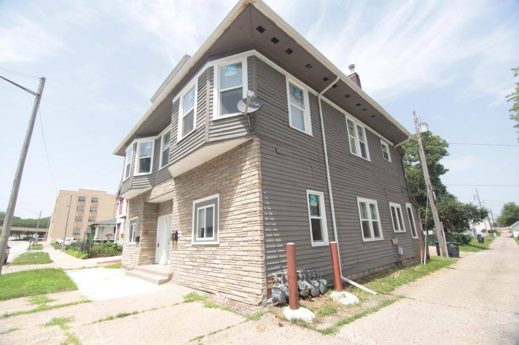 House for rent at 3907 7th Ave #6120, Rock Island, IL 61201