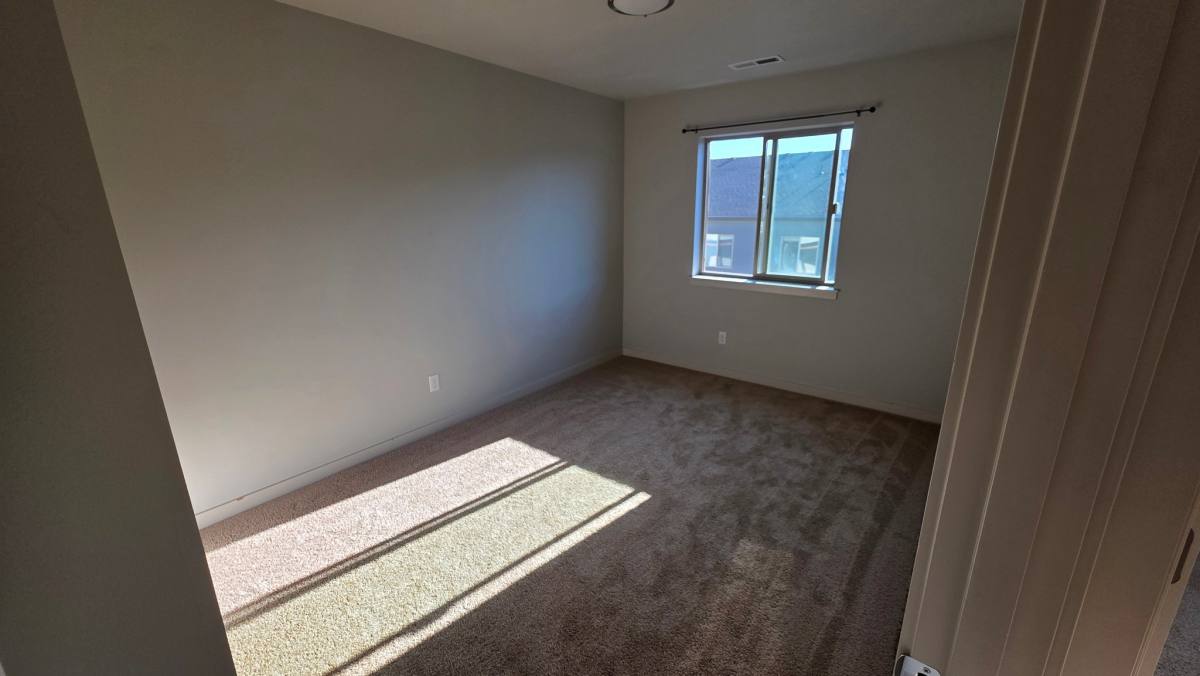 Townhouse for rent at 129 N 44th Place, Ridgefield, WA 98642