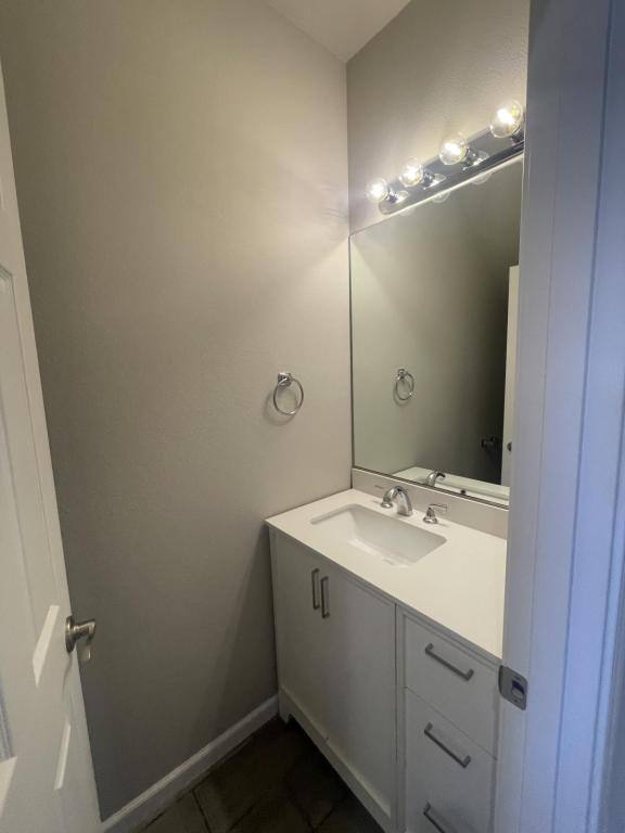 Townhouse for rent at 318 11th St SE #3, Bandon, OR 97411
