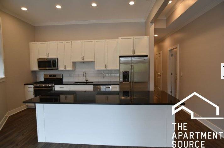 Apartment for rent at 3212 N Halsted Ave #1, Chicago, IL 60657