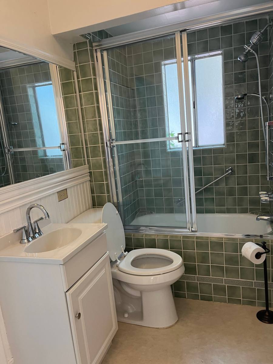 House for rent at 1215 Orange Grove Ave, Glendale, CA 91205