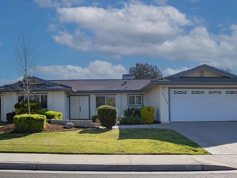 House for rent at 2705 Parkfield Court, Bakersfield, CA 93306