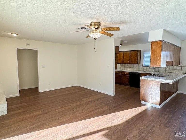 House for rent at 2705 Parkfield Court, Bakersfield, CA 93306